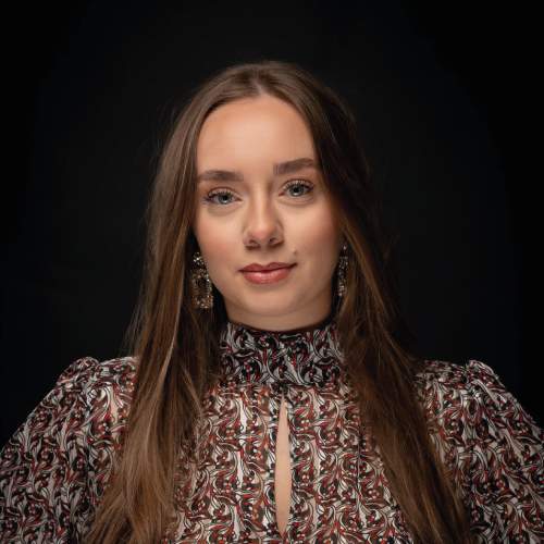 DBG ASSOCIES - Emma-Ajdarpasic (carré)